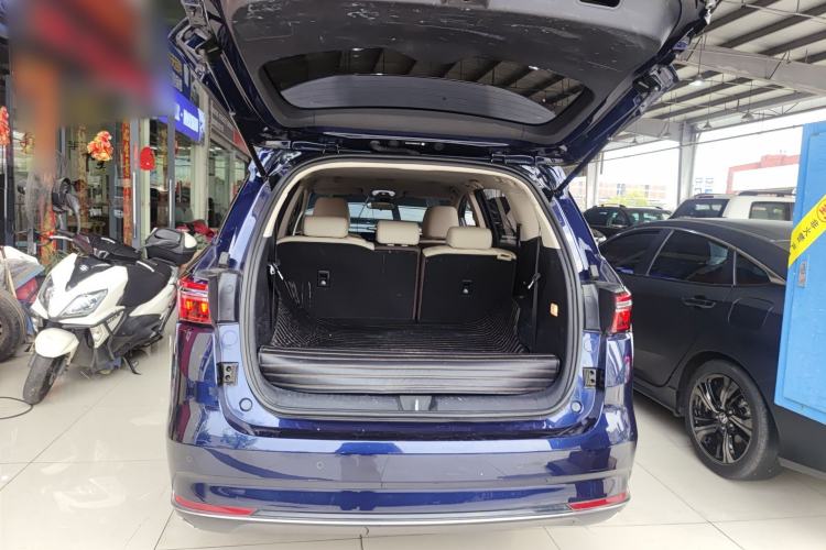 Used BYD Song MAX New Energy 2022 DM-i 105KM Prestige Model Trunk