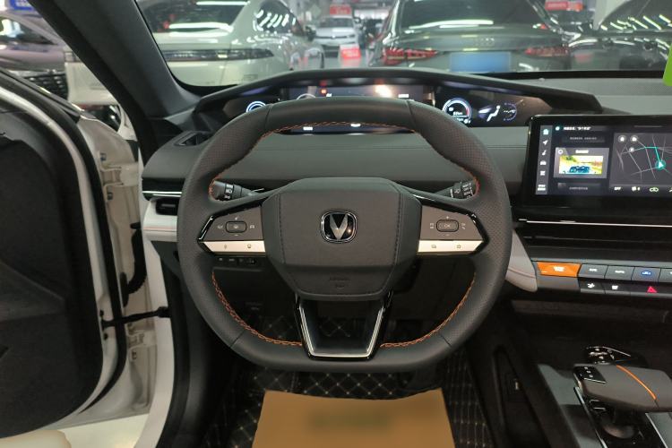 Used Changan UNI-V iDD 2024 Blue Whale Smart Electric iDD 136km Luxury Model
