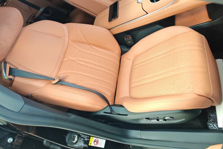 Used Deepal S07 2025 215Max Huawei Qiankun Intelligent Driving ADS SE Range-Extended Version