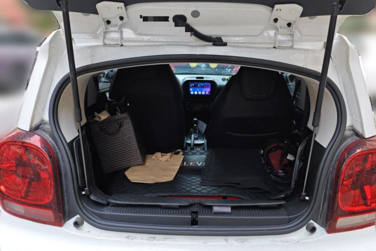 Used Roewe Clever 2022 311km QiQi BoBo Edition Trunk