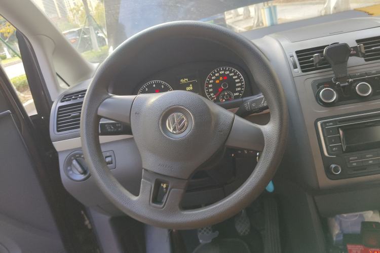 Used Volkswagen Touran 2013 1.4T Manual Fashion Edition 5 Seats Steering Wheel
