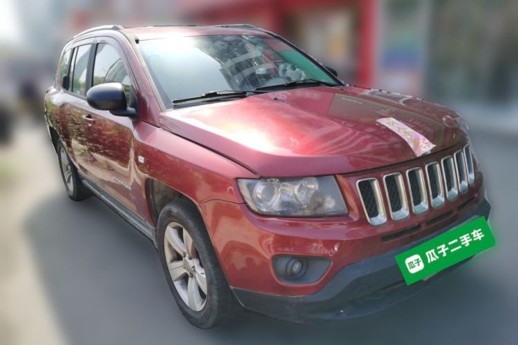 Used Jeep Compass 2013 2.0L two-wheel drive sport version Front Right 45 Deg