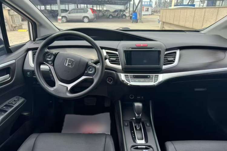 Used Honda Jade 2014 1.8L CVT Luxury Edition 5 seats