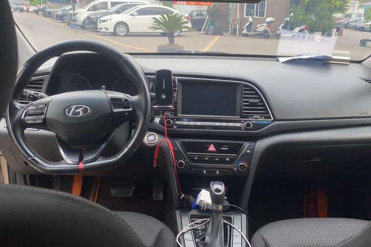 Used Hyundai Elantra (6th Generation / Lingdong) 2018 1.4T Dual-Clutch Xuan Dong · Dynamic Edition Interior 3