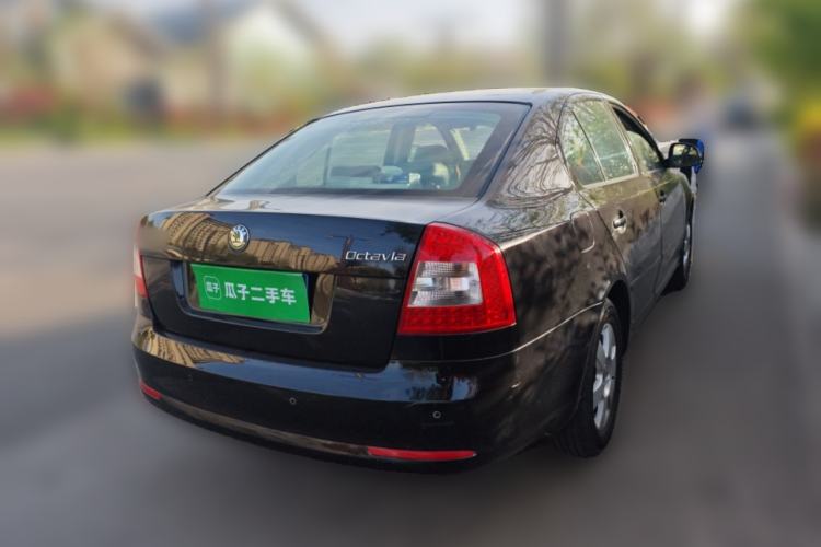 Used Skoda Octavia 2013 1.6L Manual Yijie Edition Rear Right 45 Deg