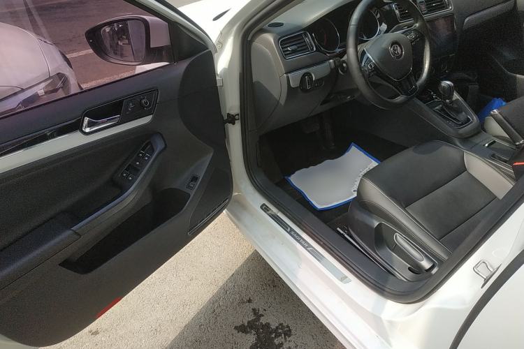 Used Volkswagen Sagitar 2018 1.6L Automatic Comfort Model Driver Seat