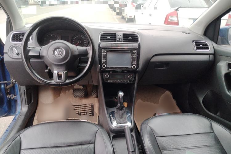 Used Volkswagen Polo 2011 1.6L Automatic ZhiKu Edition Center Console