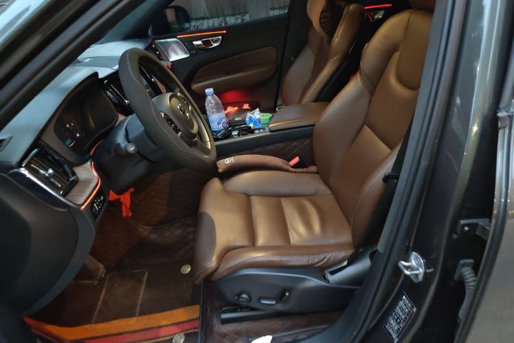 Used Volvo XC60 2022 B5 4x4 Smart Luxury Edition