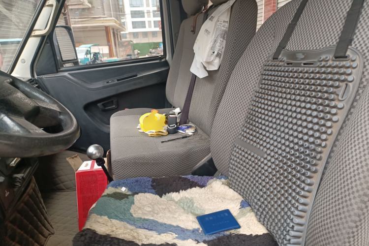 Used Iveco Daily 2017 2.5T A35 Passenger Van 5-7 Seats Model 47Z5