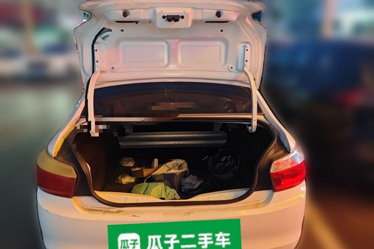 Used Citroen Elysee 2015 Zhishang Edition 1.6L Manual Fashion Model Trunk