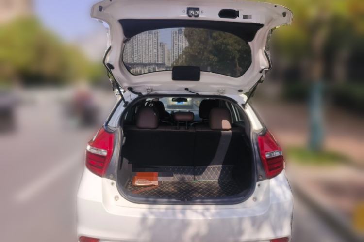 Used Toyota YARiS L Zhi Xuan 2017 1.5E CVT Enhanced Performance Edition Trunk