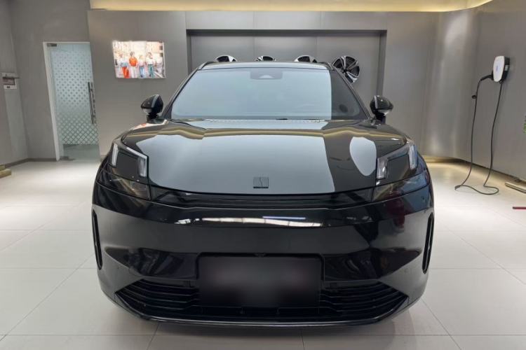 Used Lynk & Co 08 EM-P 2023 120km Long-Range Halo