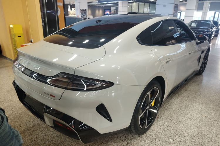 Used Xiaomi Auto SU7 2024 Four-Wheel Drive Ultra-Long Range Advanced Intelligent Driving Max Edition Rear Right 45 Deg