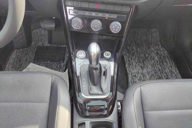 Used Volkswagen T-ROC 2021 280TSI DSG Two-Wheel Drive Comfort Connect Edition