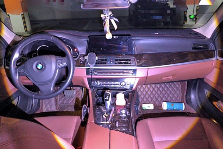 Used BMW 5 Series 2017 525Li Leading Model Center Console