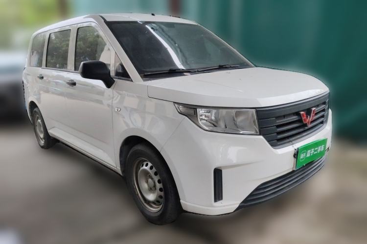 Used Wuling Hongguang PLUS 2019 1.5T Manual Standard Version 7 Seats Front Right 45 Deg