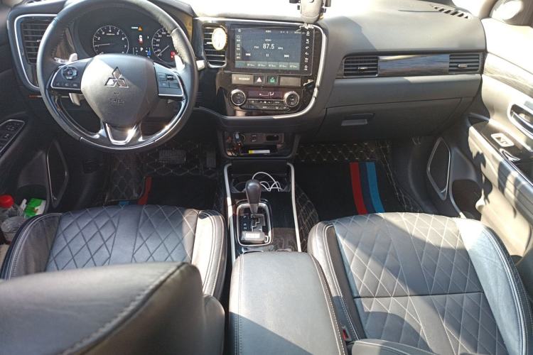 Used Mitsubishi Outlander 2020 2.4L 4x4 Zhi Xiang Edition 5 Seats