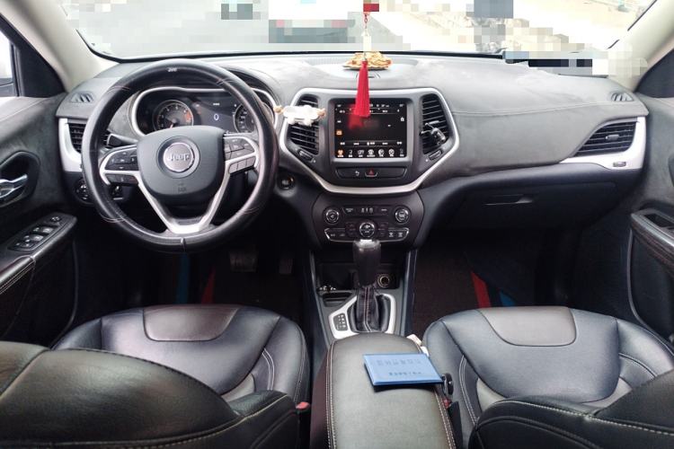 Used Jeep Cherokee 2017 2.0L Superior Edition