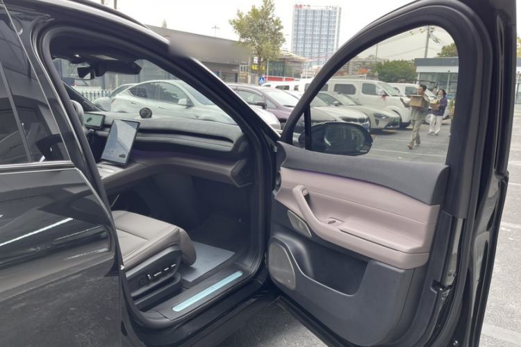 Used Nio ES7 2022 75 kWh Interior 2