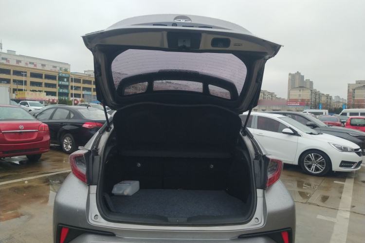 Used Toyota IZOA 2020 2.0L Yichi Version