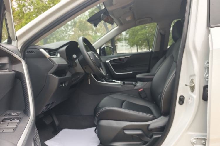 Used Toyota RAV4 2023 2.0L CVT Two-Wheel Drive Urban Edition Interior 2