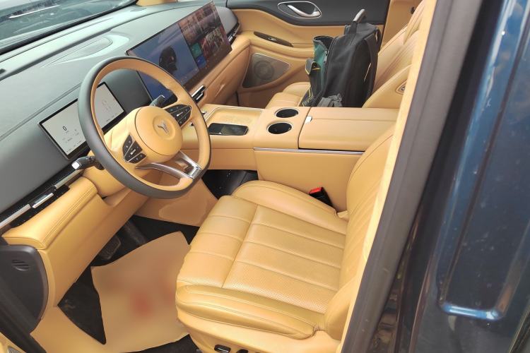 Used VOYAH Dream 2025 PHEV Four-Wheel-Drive Flagship Kunpeng Edition
