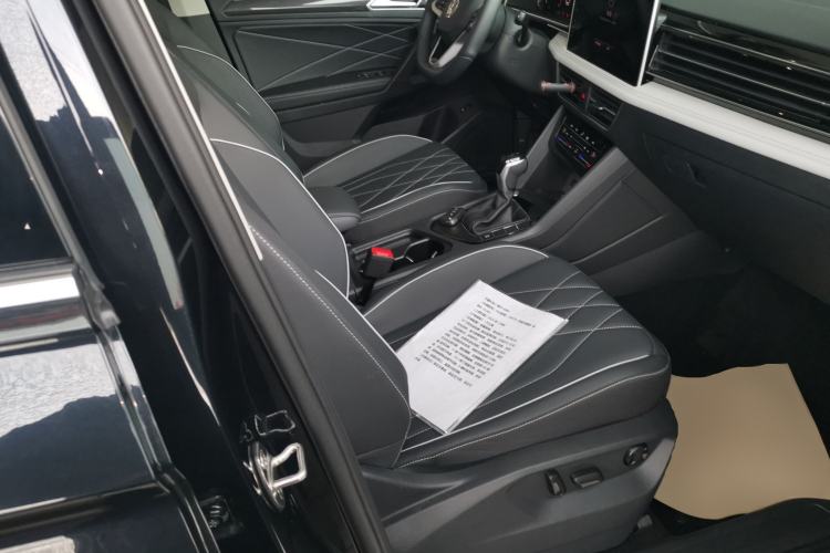 Used Volkswagen Tiguan L 2025 Model, Outstanding Version, 300TSI Automatic Two-Wheel Drive Longteng Edition Right Front Seat