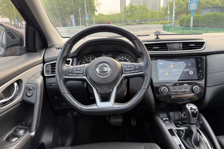 Used Nissan Qashqai 2019 2.0L CVT Luxury Edition Interior 8