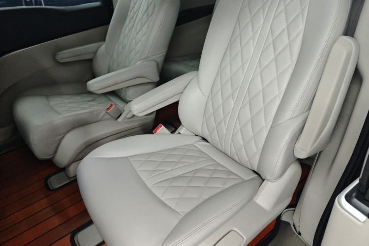 Used Buick GL8 2023 Land Executive Class Smart Enjoyment Model