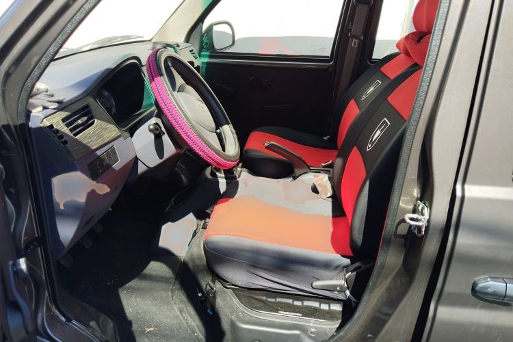 Used Jinbei Hiace X30 2023 1.5L Wealthy-Style Passenger Van 5/6/7-Seater Non-Air-Conditioned Version SWC15M
