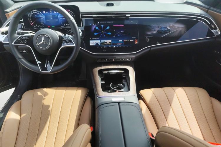 Used Mercedes-Benz E-Class New Energy 2024 E 350 e L Plug-in Hybrid Sedan Center Console