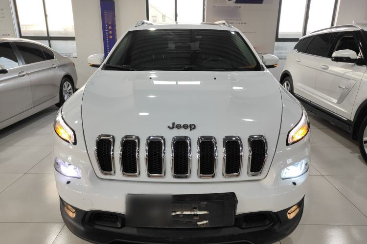Used Jeep Cherokee 2014 2.4L Luxury Edition
