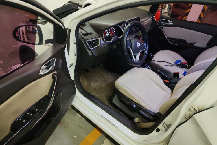 Used Baojun 310W 2017 1.5L Manual Comfort Version China V
