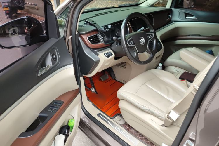 Used Buick GL8 2017 25S Prestige Version China V Standard Driver Seat