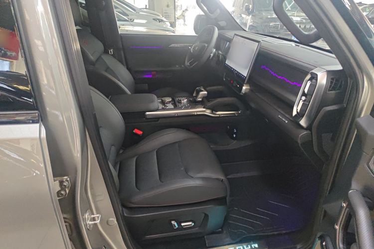 Used JETOUR Traveler 2023 2.0T All-Wheel Drive CrossPRO+