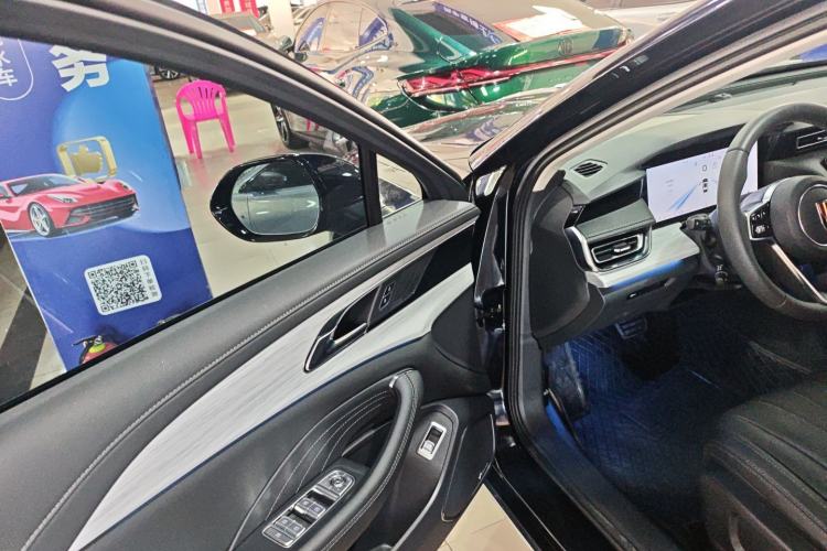 Used Hongqi H5 2025 2.0T Automatic Flag Edition – 500 000 Units Commemorative Version
