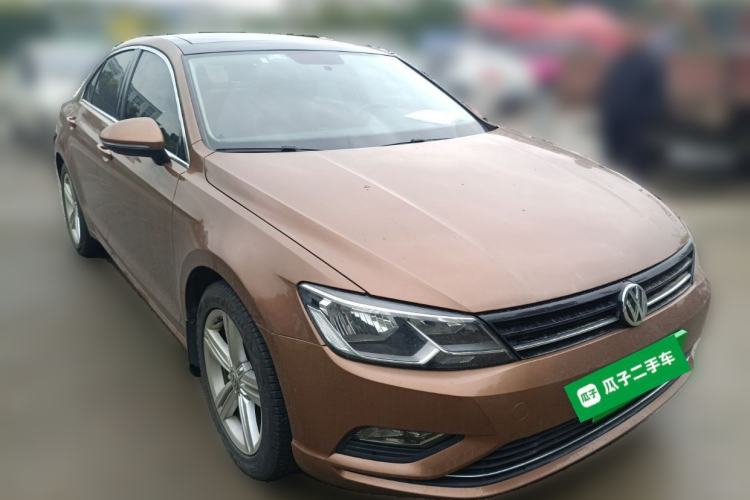 Used Volkswagen Lamando 2015 280TSI DSG Comfort Edition Front Right 45 Deg