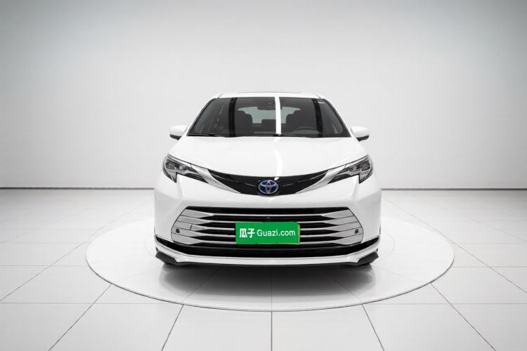 Used Toyota SIENNA 2021 2.5L Hybrid Platinum Edition Front