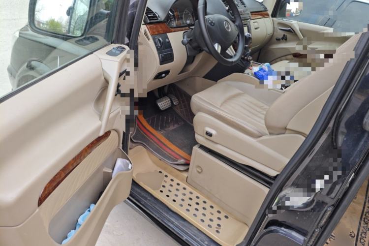 Used Mercedes-Benz Viano 2014 3.5L Premier Edition Driver Seat