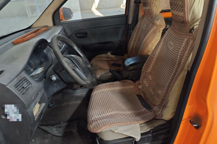 Used Wuling Rongguang V 2016 1.5L Standard Version
