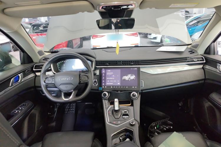 Used Lynk & Co 01 2021 2.0TD Two-Wheel-Drive Pro Trim Interior 2