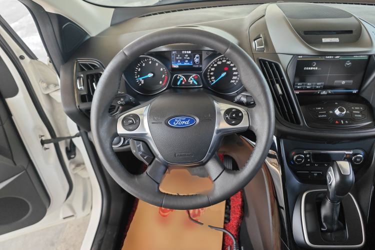 Used Ford Kuga 2015 2.0L GTDi Four-Wheel-Drive Sport Model