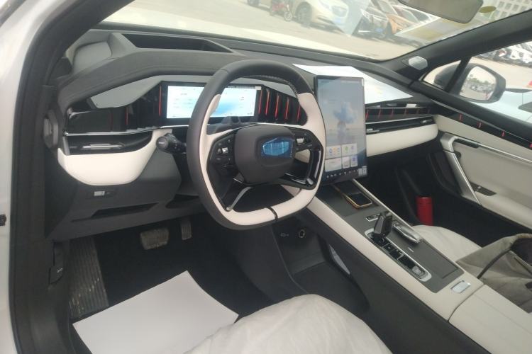 Used Geely Auto FX11 2024 2.0TD DCT Intelligent Driving Version Center Console