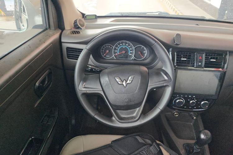 Used Wuling Rongguang V 2016 1.5L Standard Version Steering Wheel