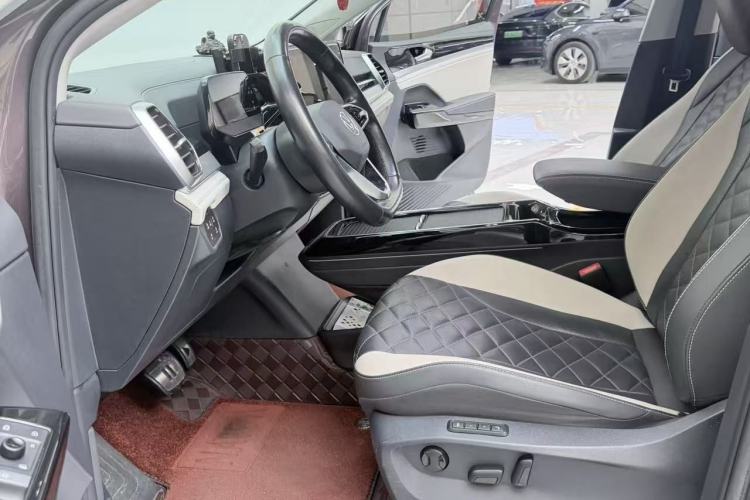 Used Volkswagen ID.6 CROZZ 2021 Long-Range PURE+ Edition Interior 2