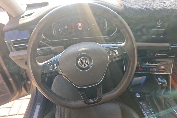 Used Volkswagen Passat 2020 330TSI Luxury Edition China VI