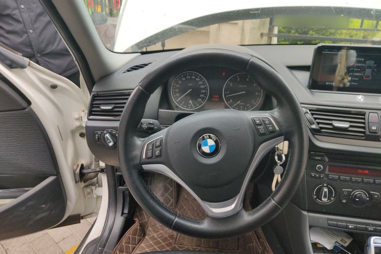 Used BMW X1 2014 sDrive18i Fashion Model Steering Wheel