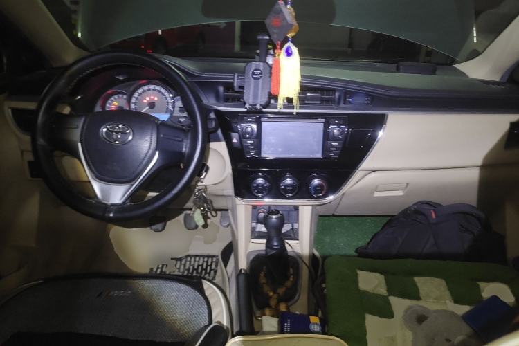 Used Toyota Corolla 2014 1.6L Manual GL Center Console