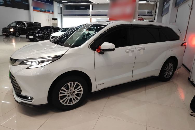 Used Toyota Sienna 2021 2.5L Hybrid Premium Edition
