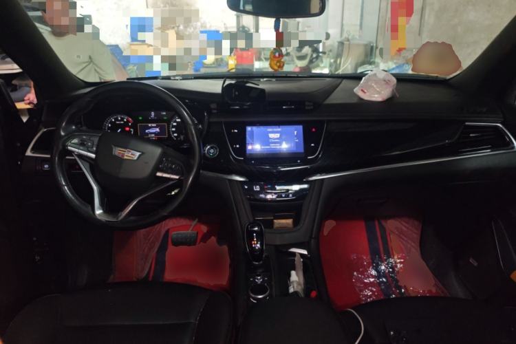 Used Cadillac XT6 2022 2.0T 7-Seater Two-Wheel Drive Luxury Version Center Console